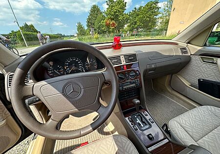 Mercedes-Benz C 180 ELEGANCE Elegance