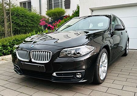 BMW 520d xDrive Touring A Luxury Line Luxury Line