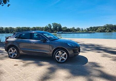 Porsche Macan S Scheckheft Navi 21" Pano 8Fachbereift