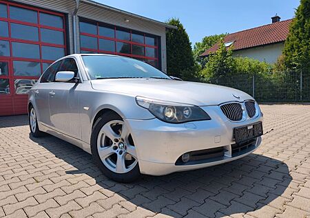 BMW 520i Xenon PDC Schiebedach Sitzheizung M54