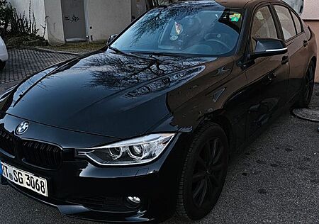 BMW 328i -F30