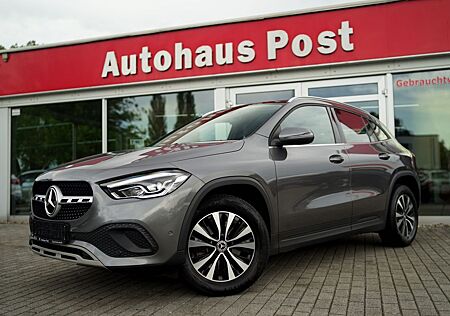 Mercedes-Benz GLA 200 GLA 200d AHK Kamera LED Panorama Sitzheizung DAB