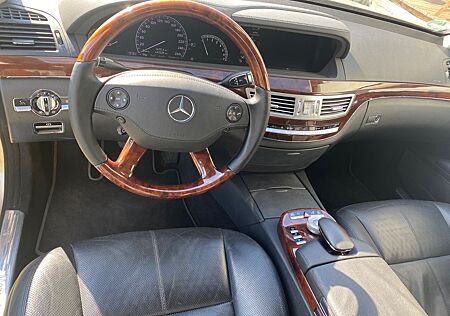 Mercedes-Benz S 550