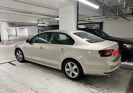 VW Jetta Volkswagen 1.2 TSI BlueMotion Technology -