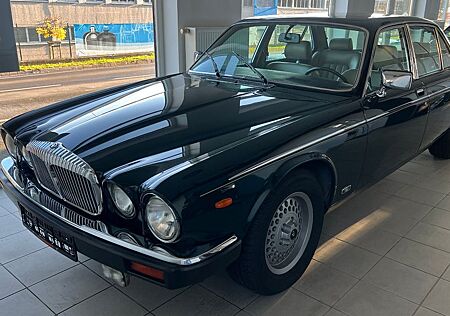 Jaguar XJ12 Daimler Double SIX V12