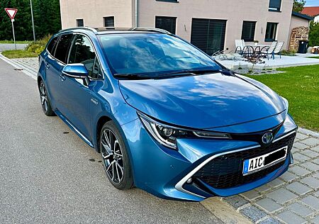 Toyota Corolla 2,0 Hybrid TS Lounge Pano Navi AHK