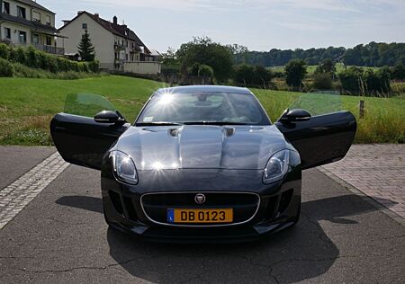 Jaguar F-Type Coupé 3.0 L V6 340PS