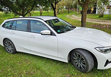 BMW 320d Touring G21 Sport Line HiFi Komfortzugang..