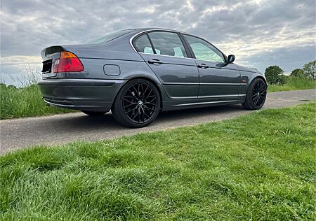 BMW 330d -