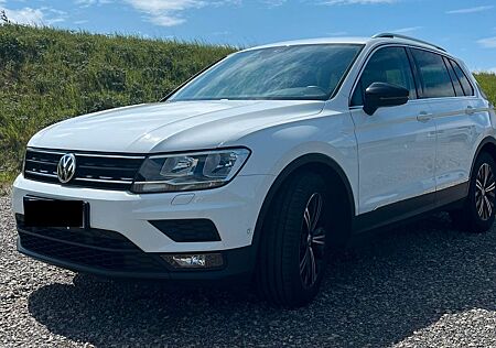 VW Tiguan Volkswagen IQ.DRIVE 1.5 L TSi Navi/AHK/ACC