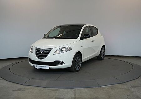 Lancia Ypsilon 0.9 TwinAir Gold BiXenon Schiebe