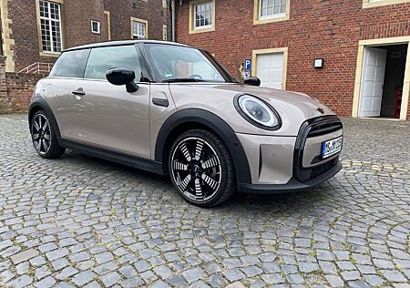 Mini Cooper 1.5ClassicTrim LCI2 Facelift/Navi/Led/Top