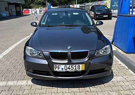 BMW 318i -