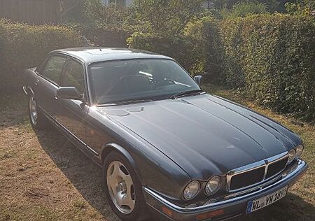 Jaguar XJR 4.0