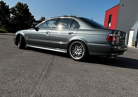 BMW 525i Exclusive / Scheckh.gepfl./Styling 65m