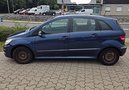 Mercedes-Benz B 150 -