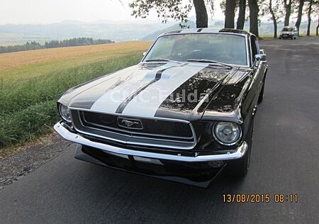 Ford Mustang - Fastback