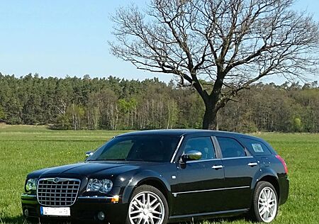 Chrysler 300C Touring 5.7 V8 HEMI AWD Autom. -