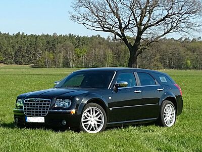 Chrysler 300C Touring 5.7 V8 HEMI AWD Autom. -