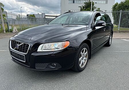 Volvo V70 Kombi Momentum 2.4l D5 AHK 07/2027 NEU
