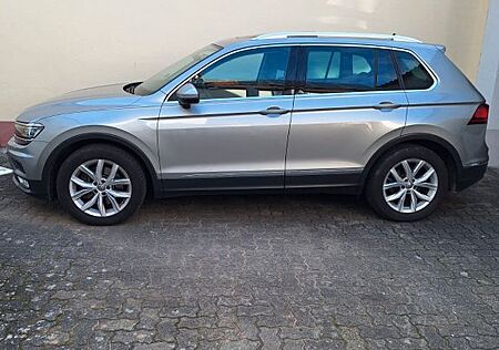 VW Tiguan Volkswagen 2.0 TSI 132kW DSG 4MOTION Highline Hi...