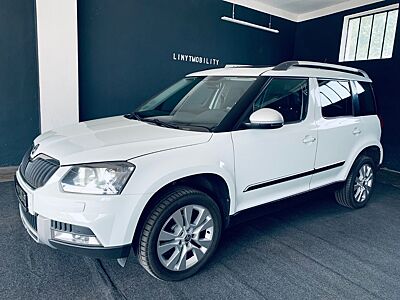 Skoda Yeti Adventure 1.2 DSG NAVI PANO XEN CAM STHZ 1H