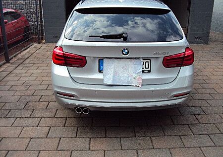 BMW 320i Touring Automatic -