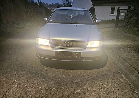 Audi A4 1.6 -