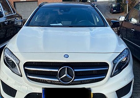 Mercedes-Benz GLA 200 AMG Line AMG Line