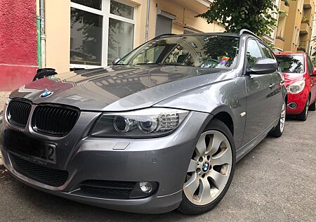 BMW 318i Touring Panorama | Xenon | Unfallfrei