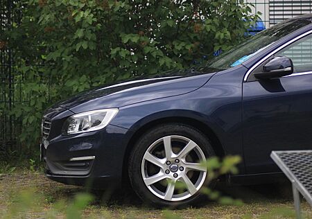 Volvo V60 D4 Geartronic Momentum