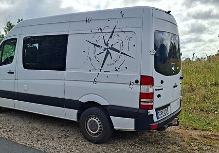 Mercedes-Benz Sprinter Camper Wohnmobil für 3