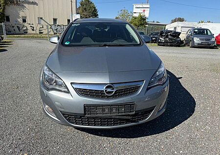 Opel Astra J Sports Tourer Innovation