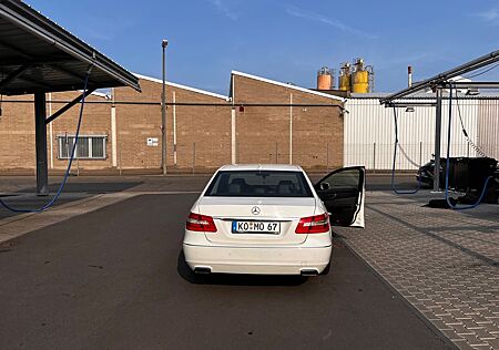 Mercedes-Benz E 220 CDI BlueEFFICIENCY AVANTGARDE AVANTGARDE