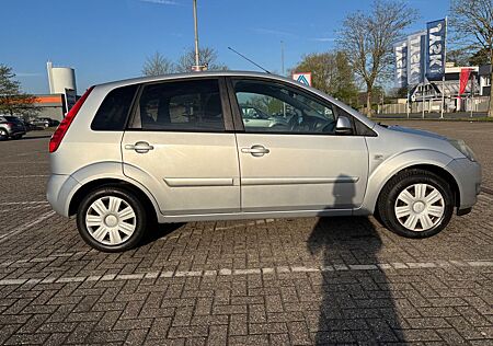 Ford Fiesta 1,6 TDCi 66kW DPF Ghia Ghia
