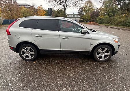 Volvo XC 60 XC60 D5 AWD Geartronic Momentum Momentum