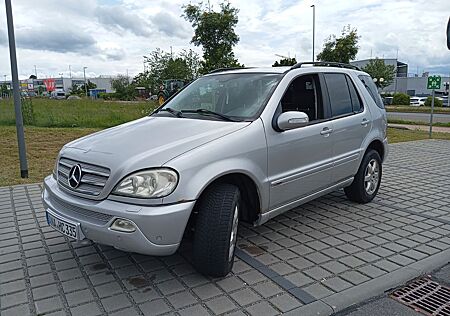 Mercedes-Benz ML 350 -