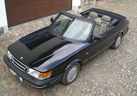 Saab 900
