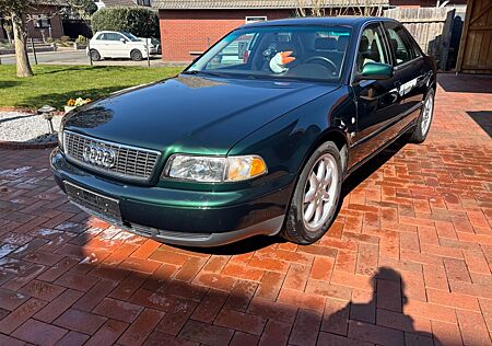 Audi A8 3.7 quattro tiptronic -