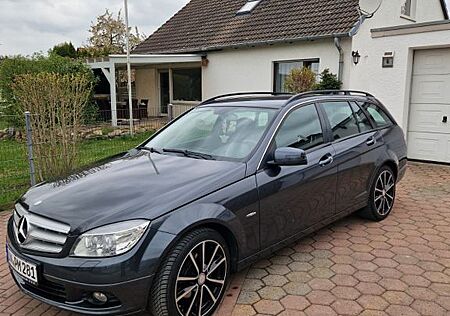 Mercedes-Benz C 180 CGI T BlueEFFICIENCY -