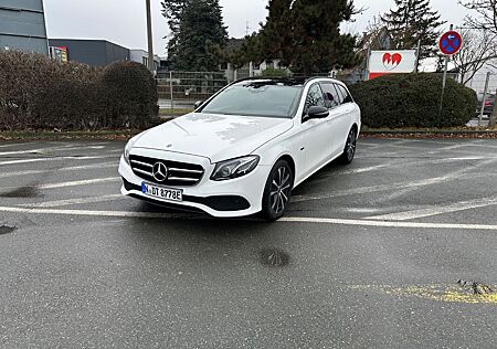 Mercedes-Benz E 300 de T, Avantgarde, Panorama, HUD. 360Kamera