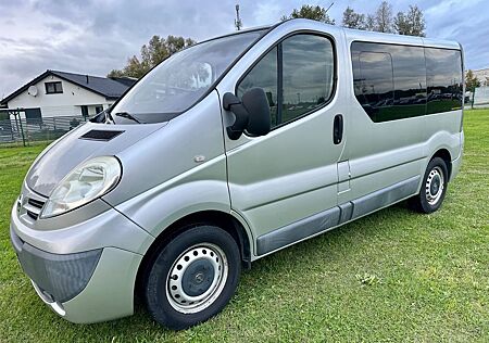 Nissan Primastar Kombi 6 Sitzer