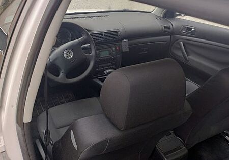 VW Passat Volkswagen 1.9TDI 74kW Auto Comfortline Comfortline