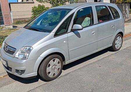 Opel Meriva - von Rentner kaum gefahren