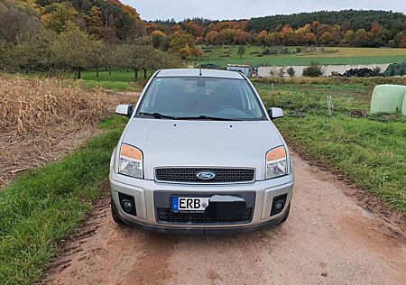 Ford Fusion 1,4 16V + +