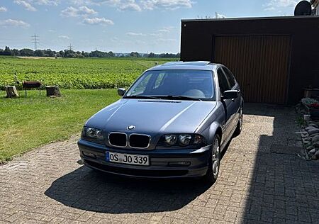 BMW 320i - E46