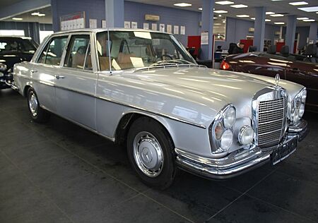 Mercedes-Benz 280 SE W108 - OLDTIMER