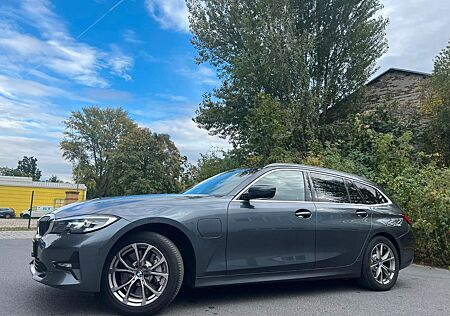 BMW 330e /SportLine/ Touring/Ambiente/Cam/SpurAss