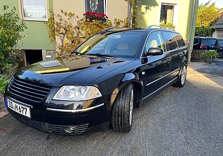 VW Passat Variant Volkswagen Passat 2.5 V6 TDI tipt. 4mot. Highli...