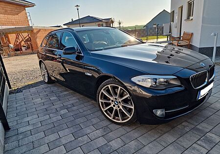 BMW 535d Touring-TüV Neu 07/27 - Vollausstattung